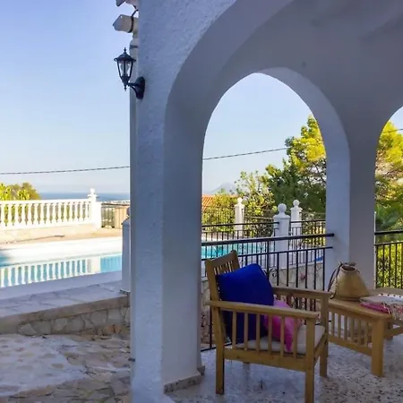La Del Sol Villa *